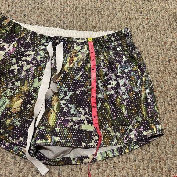 Lululemon Spring Break Away Short Floral Sport White Multi- Size 10 - Picture 9 of 10